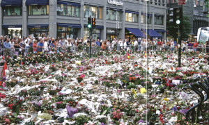 Blomsterhav i Oslo etter 22. juli terroren.