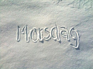 Morsdag skrevet i snø